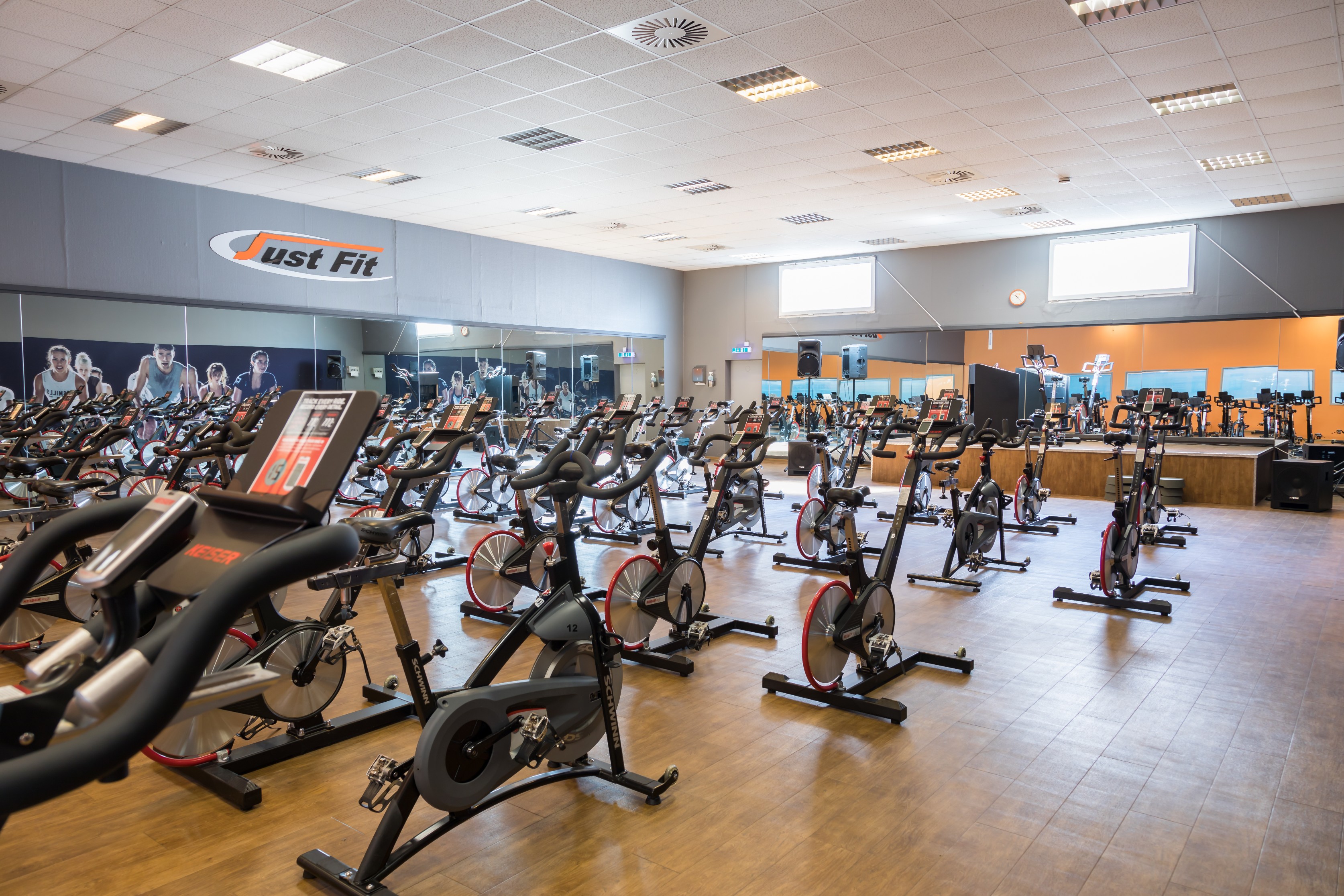 Indoorcycling Fitnessstudio Just Fit 03 Classic